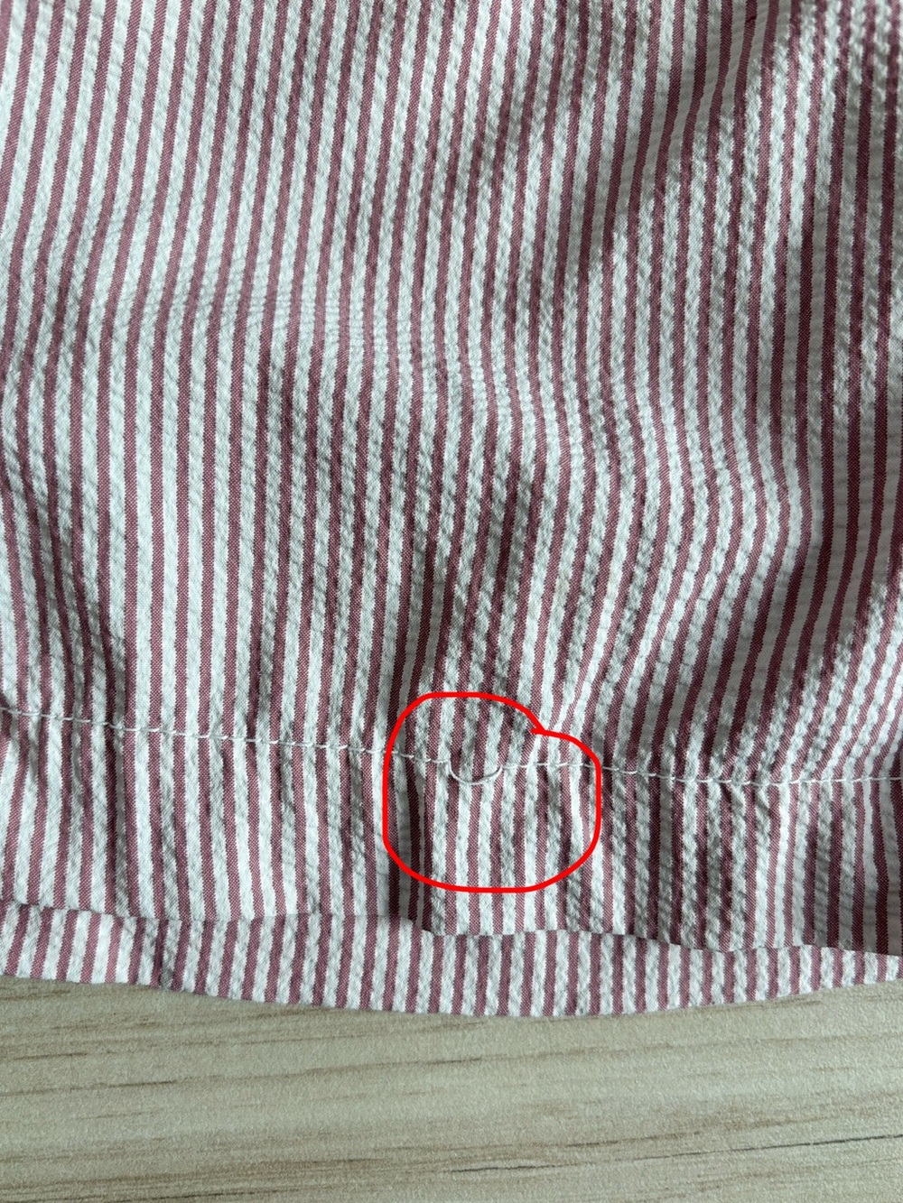 Men’s Onia Calder 7” Striped Seersucker Swim Trunks Size 34 Waist - Picture 8 of 8